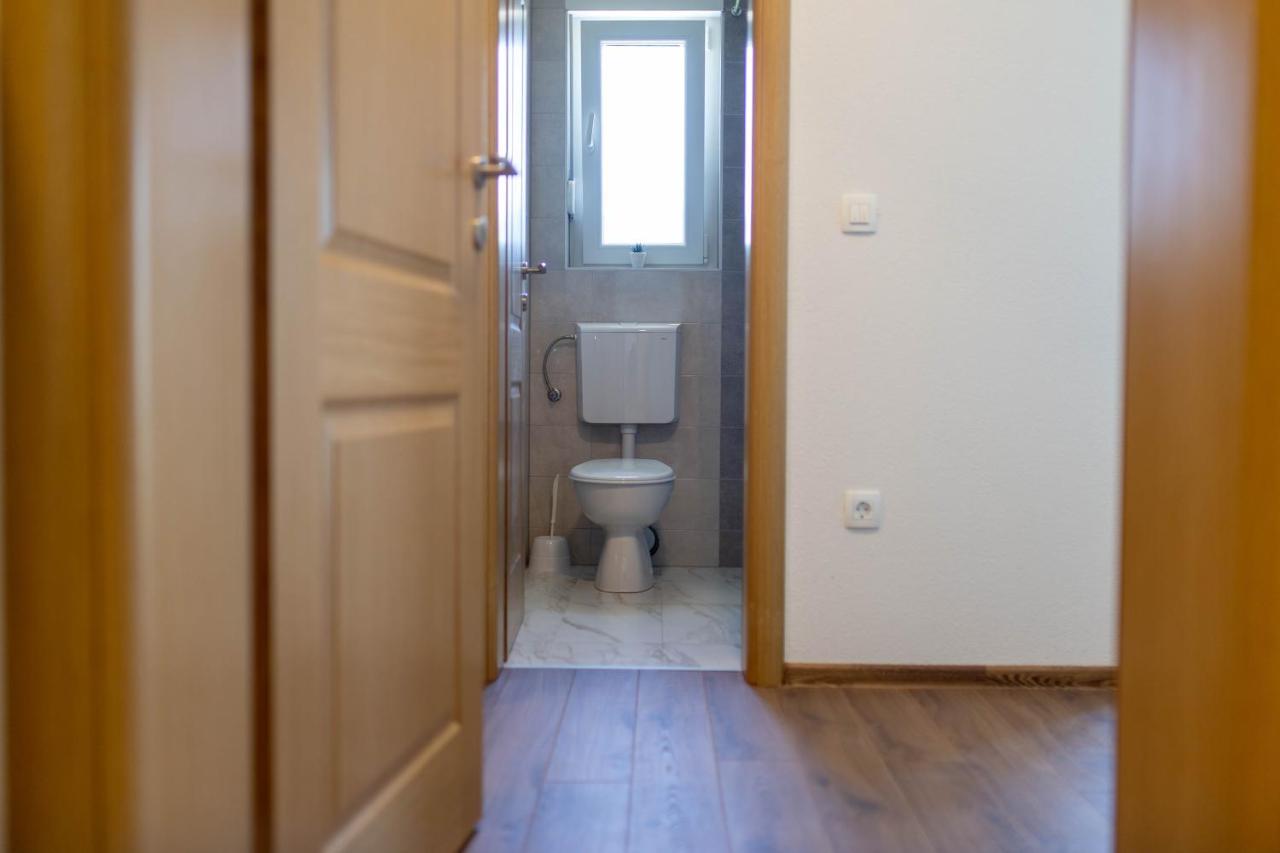 Apartmani Mia Prozor Exteriör bild